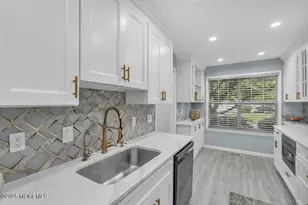 28 Hawthorn Dr, Edison, NJ 08820 - Photo 13