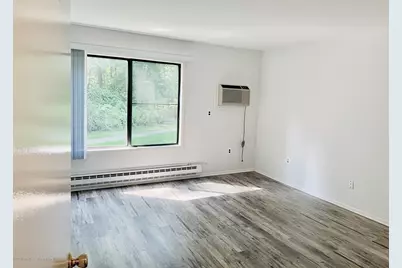 31 Lexington Court, Red Bank, NJ 07701 - Photo 9