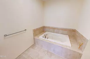 112 Regency Ct, Morganville, NJ 07751 - Photo 7