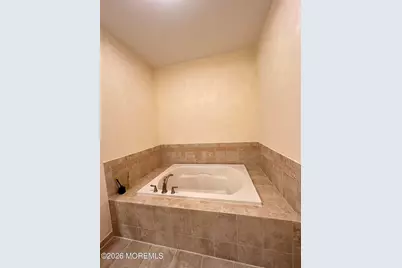 112 Regency Court, Morganville, NJ 07751 - Photo 27