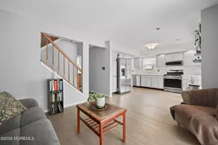 107 Lloyd Ct, East Brunswick Township, NJ 08816 - Photo 9