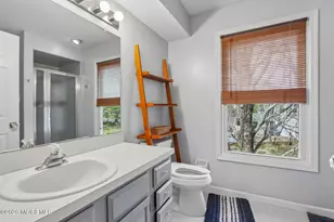 107 Lloyd Ct, East Brunswick Township, NJ 08816 - Photo 19