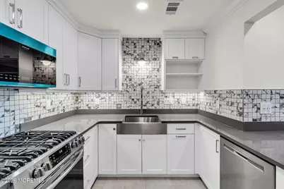 1209 Wedgewood Circle, Belford, NJ 07718 - Photo 3