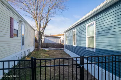66 Bayshore Mobile Mnr, Hazlet Township, NJ 07734 - Photo 15