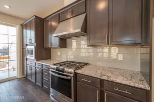 601 NE Charleston Dr, Monroe Township, NJ 08831 - Photo 5