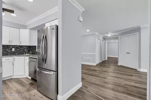 401 Hampton Ct, Manalapan Township, NJ 07726 - Photo 3