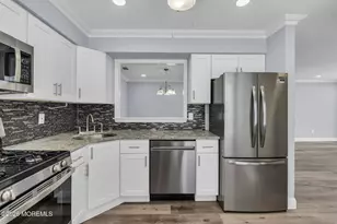 401 Hampton Ct, Manalapan Township, NJ 07726 - Photo 7