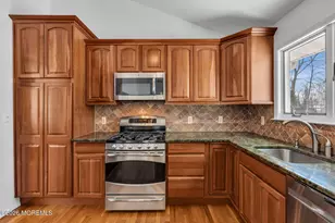 158 Cloverdale Cir, Tinton Falls, NJ 07724 - Photo 17