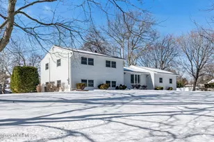 158 Cloverdale Cir, Tinton Falls, NJ 07724 - Photo 3