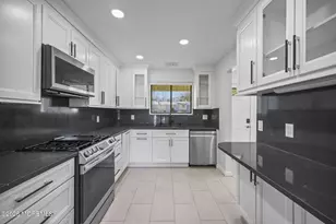 26 Front Ct, Old Bridge Township, NJ 08857 - Photo 11