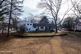 19 Meadow Dr, Tinton Falls, NJ 07724 - Photo 29