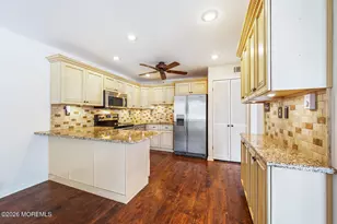 21 Plaza Del Campillo, Freehold, NJ 07728 - Photo 5