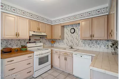 1078 Treasure Avenue, Manahawkin, NJ 08050 - Photo 5