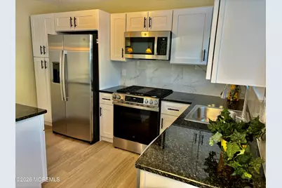 171 Daffodil Drive, Freehold, NJ 07728 - Photo 9