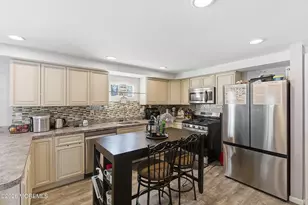 70 Oak Ridge Pkwy, Toms River Township, NJ 08755 - Photo 9