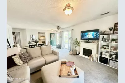 33 Tulip Lane, Freehold, NJ 07728 - Photo 7