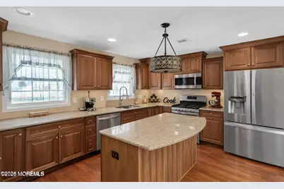 237 Rodman Court, Eatontown, NJ 07724 - Photo 7