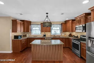 237 Rodman Ct, Eatontown, NJ 07724 - Photo 11