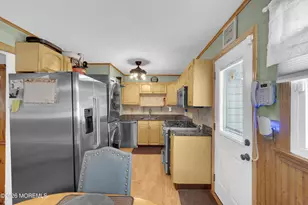 18 Cedar Ave, Hazlet Township, NJ 07730 - Photo 9