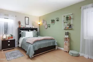 46 Winchester Dr, Freehold, NJ 07728 - Photo 7