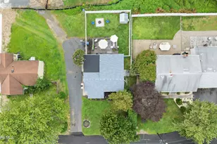 185 Van Cleaf Ln, Cliffwood, NJ 07721 - Photo 5