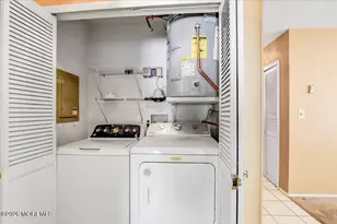 239 Medford Ct, Manalapan Township, NJ 07726 - Photo 19