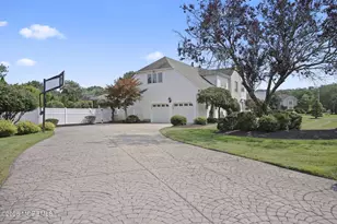 21 Musket Ln, Eatontown, NJ 07724 - Photo 9