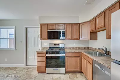 6 Twain Court, Freehold, NJ 07728 - Photo 11