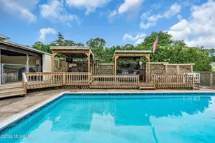 17 Crestview Dr, Middletown, NJ 07748 - Photo 37