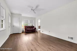 17 Crestview Dr, Middletown, NJ 07748 - Photo 7
