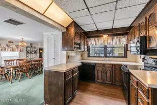 17 Crestview Dr, Middletown, NJ 07748 - Photo 9