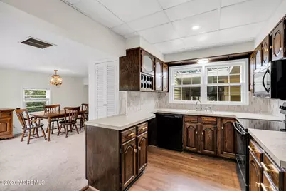 17 Crestview Drive, Middletown, NJ 07748 - Photo 9