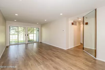 8E Benjamin Franklin Drive, Monroe Township, NJ 08831 - Photo 9