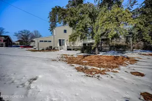 17 Thomas Rd, East Brunswick Township, NJ 08816 - Photo 41