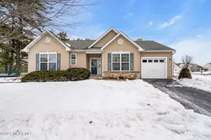 2 Oak Tree Ct, Whiting, NJ 08759 - Photo 5
