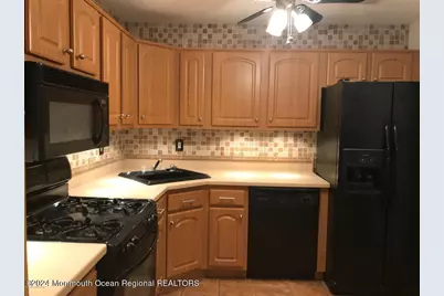 19-6 Augusta Court, Freehold, NJ 07728 - Photo 3