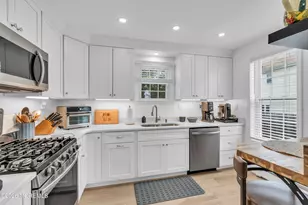 260 County Rd, Cliffwood, NJ 07721 - Photo 7