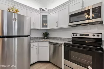 94 Manchester Court, Red Bank, NJ 07701 - Photo 7