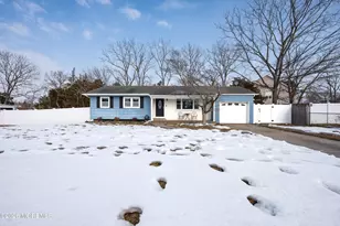 392 Suburban Dr, Toms River Township, NJ 08753 - Photo 3