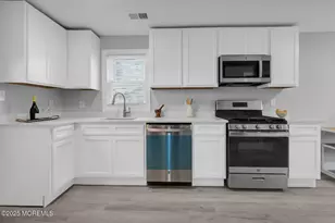 33 Grove Pl, Keansburg, NJ 07734 - Photo 5