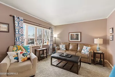 325 Hollie Drive E, Belford, NJ 07718 - Photo 5