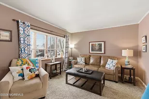 325 Hollie Dr E, Belford, NJ 07718 - Photo 5