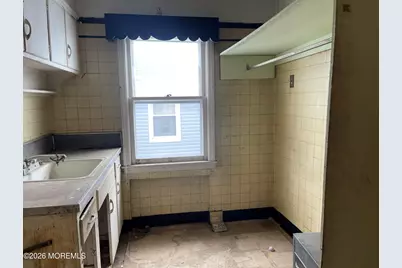 12 Broadway, Bayonne, NJ 07002 - Photo 9