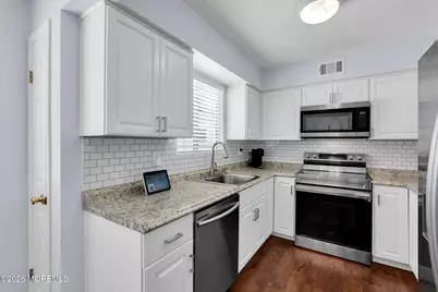 375 Middlewood Road, Middletown, NJ 07748 - Photo 9