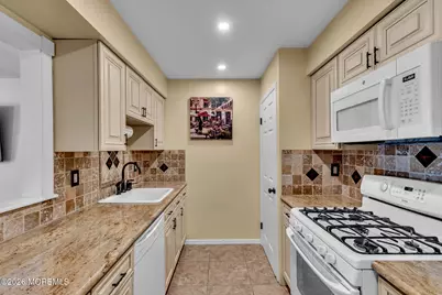 390 Crawford Street, Shrewsbury, NJ 07724 - Photo 3