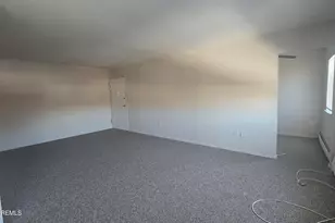 39 Manchester Ct, Freehold, NJ 07728 - Photo 5