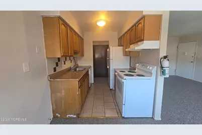 39 Manchester Court #G, Freehold, NJ 07728 - Photo 7