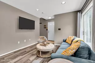 47 Madison Ct, Tinton Falls, NJ 07712 - Photo 5