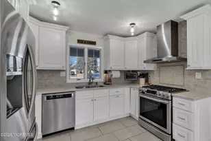 3 Noble Pl, Aberdeen Township, NJ 07747 - Photo 7