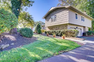 8 Manor Dr, Manalapan Township, NJ 07726 - Photo 7